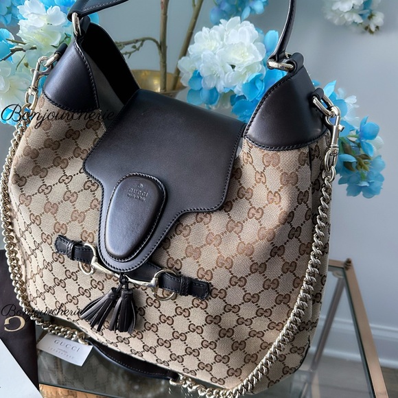 Authentic Gucci Signature Brown and Cream Shoulder Bag - Picture 2 of 12